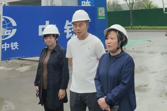成都市新津區(qū)人大常委會副主任楊梅到五津長島小學(xué)項(xiàng)目檢查指導(dǎo)工作